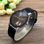 Amoureux de la mode chaude montres hommes femmes bracelet en cuir décontracté montre à Quartz femmes robe Couple montre bracelet en cuir