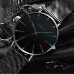 Montre minimaliste pour hommes de mode de luxe ultra-mince noir en acier inoxydable maille bracelet montre hommes d'affaires décontracté quartz horloge
