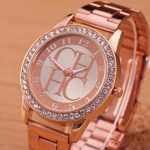 2020 offre spéciale nouvelle haute qualité CH dames sport montre à quartz mode or rose acier inoxydable strass montre numérique