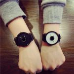 Chaude Simple mode coréenne amoureux Couple montre à Quartz en cuir horloge hommes femmes montres personnalité étudiant montres décontractée TC21