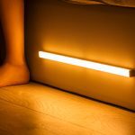 2020 LED veilleuse capteur de mouvement sans fil USB Rechargeable 20 30 40 50cm nuit lampe pour armoire de cuisine armoire applique