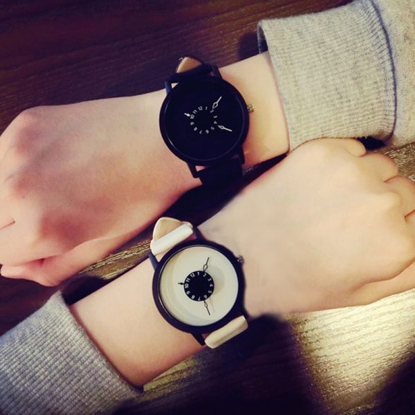 Chaude Simple mode coréenne amoureux Couple montre à Quartz en cuir horloge hommes femmes montres personnalité étudiant montres décontractée TC21