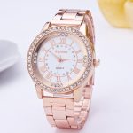 Montres en acier inoxydable exquis montre femmes strass luxe montre à Quartz décontractée