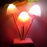 Nouveauté créative veilleuse ue/US Plug capteur de lumière 3LED coloré champignon lampe Led AC110V-220V couleur veilleuses