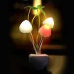 Lampe champignon champignon veilleuse ue & US prise capteur de lumière AC110V-220V 3 LED lampe champignon coloré Led veilleuses pour bébé