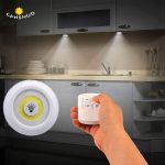 Nouveau LED à intensité variable sous la lumière de l'armoire avec télécommande LED à piles LED placards lumières pour l'éclairage de salle de bains de garde-robe