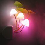 Nouveauté créative veilleuse ue/US Plug capteur de lumière 3LED coloré champignon lampe Led AC110V-220V couleur veilleuses