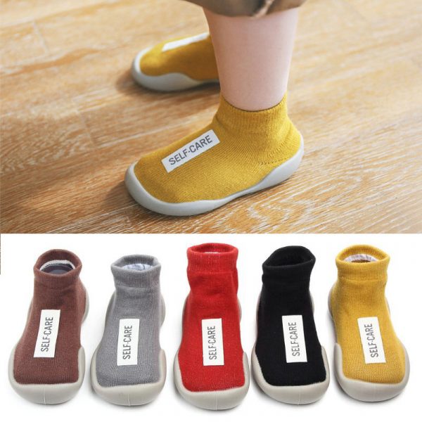 Printemps automne unisexe bébé chaussures anti-dérapant nouveau-né garçons filles chaussures en caoutchouc souple semelle premières chaussures chaussures de sol intérieur âge 6M-4T