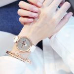 Candycat dames montres Ins Harajuku vent France Niche étanche atmosphérique mode étudiants abeille exquise montre pour femme