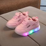 Taille 21-30 chaussures pour enfants baskets avec semelle lumineuse en cours d'exécution bébé chaussures avec lumières enfants Led baskets lumineuses pour bébé