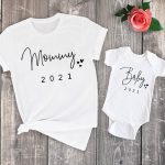 T-shirt assorti pour bébé et maman, vêtements de famille amusants, annonce de grossesse Simple, Look de famille, 2021