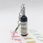 Porte-clés de bouteille de vin et de bière en résine, nouveauté mignonne, couleurs assorties pour femmes et hommes, sac de voiture, accessoires pendentif, cadeau de fête de mariage