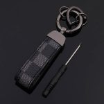 De luxe En Cuir Véritable Lanière Porte-clés Hommes Femmes Motif Carré Gunmetal Boucle De Clé De Voiture Porte-Anneau Bijoux Cadeau Chaveiro