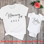 T-shirt assorti pour bébé et maman, vêtements de famille amusants, annonce de grossesse Simple, Look de famille, 2021