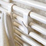 Crochets de qualité supérieure pour radiateur sèche-serviettes, support mural pour vêtements, patère à suspendre dans la salle de bain, porte-foulard blanc, 6 pièces