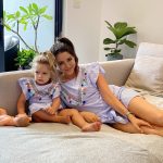 Robes assorties pour mère et fille, avec pompons, tenues similaires pour la famille, vêtements pour bébés et nourrissons