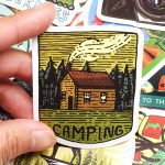 Lot de 50 autocollants étanches, divers motifs de voyage, plein air, camping, aventure, escalade, paysage, pour coller sur une valise, un ordinateur portable, un casque de vélo ou la voiture, utile pour le bricolage